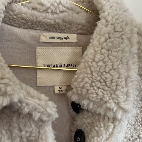 Thread and Supply Sherpa jacket, Size Medium - Picture 3 of 5
